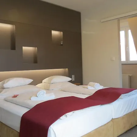 Neuthor Hotel 3*